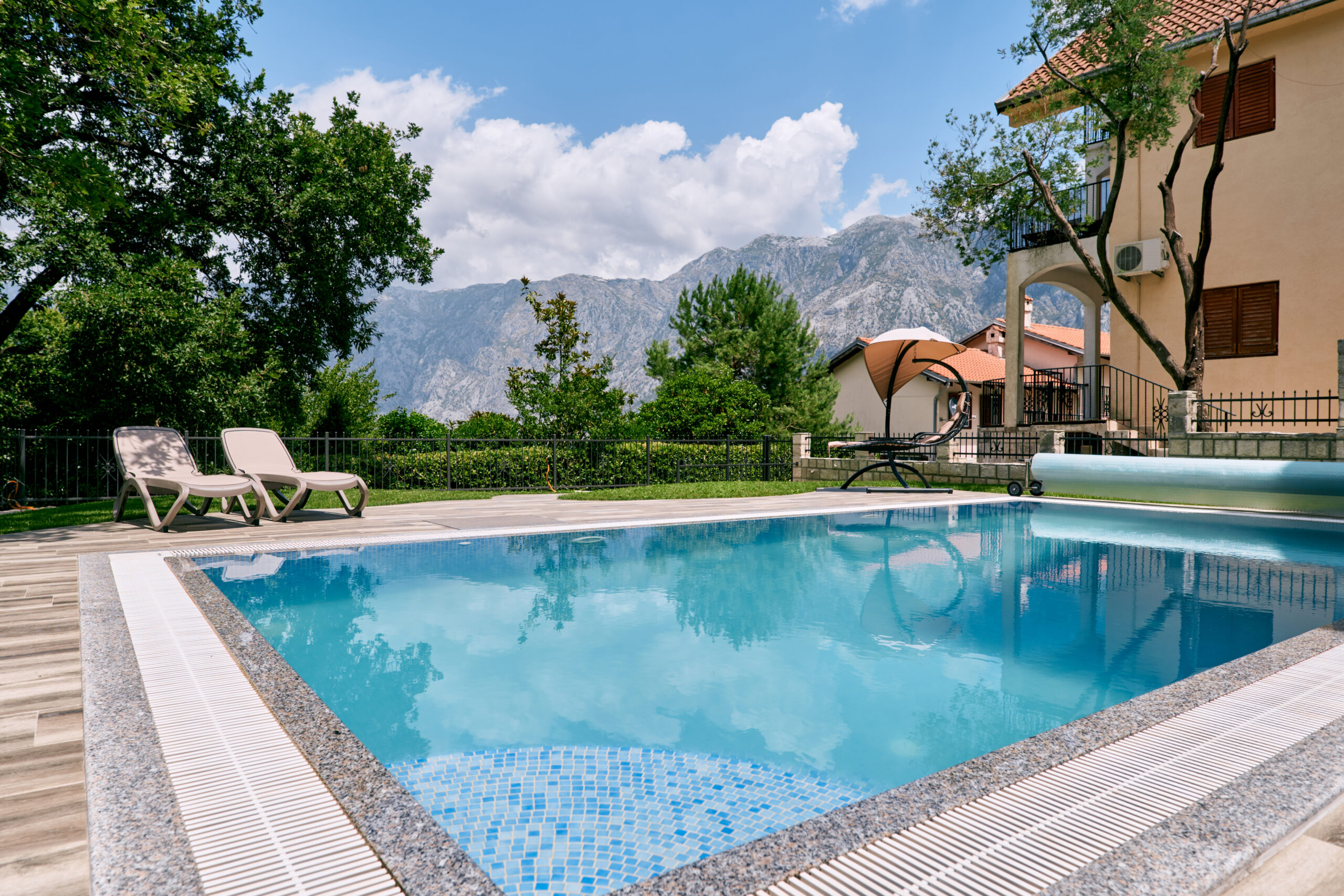 Villa cannes location villa jaliel : location haut de gamme à cannes avec piscine, spa et jardin