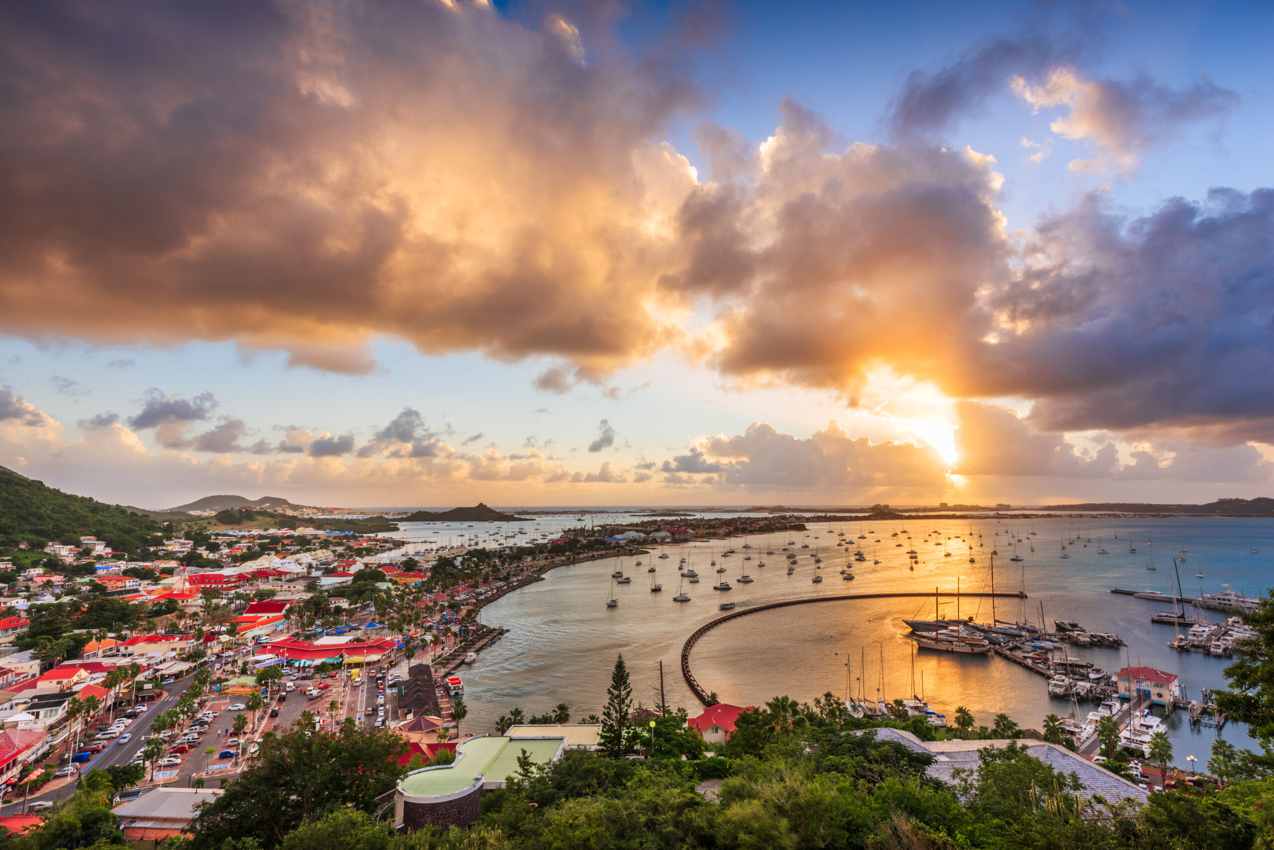 Voyage à Saint Martin immersion entre plages paradisiaques et culture franco-néerlandaise unique