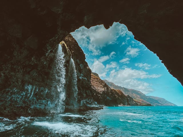 Grjótagjá, la grotte de lave et source chaude mythique du nord de l’Islande près de Mývatn