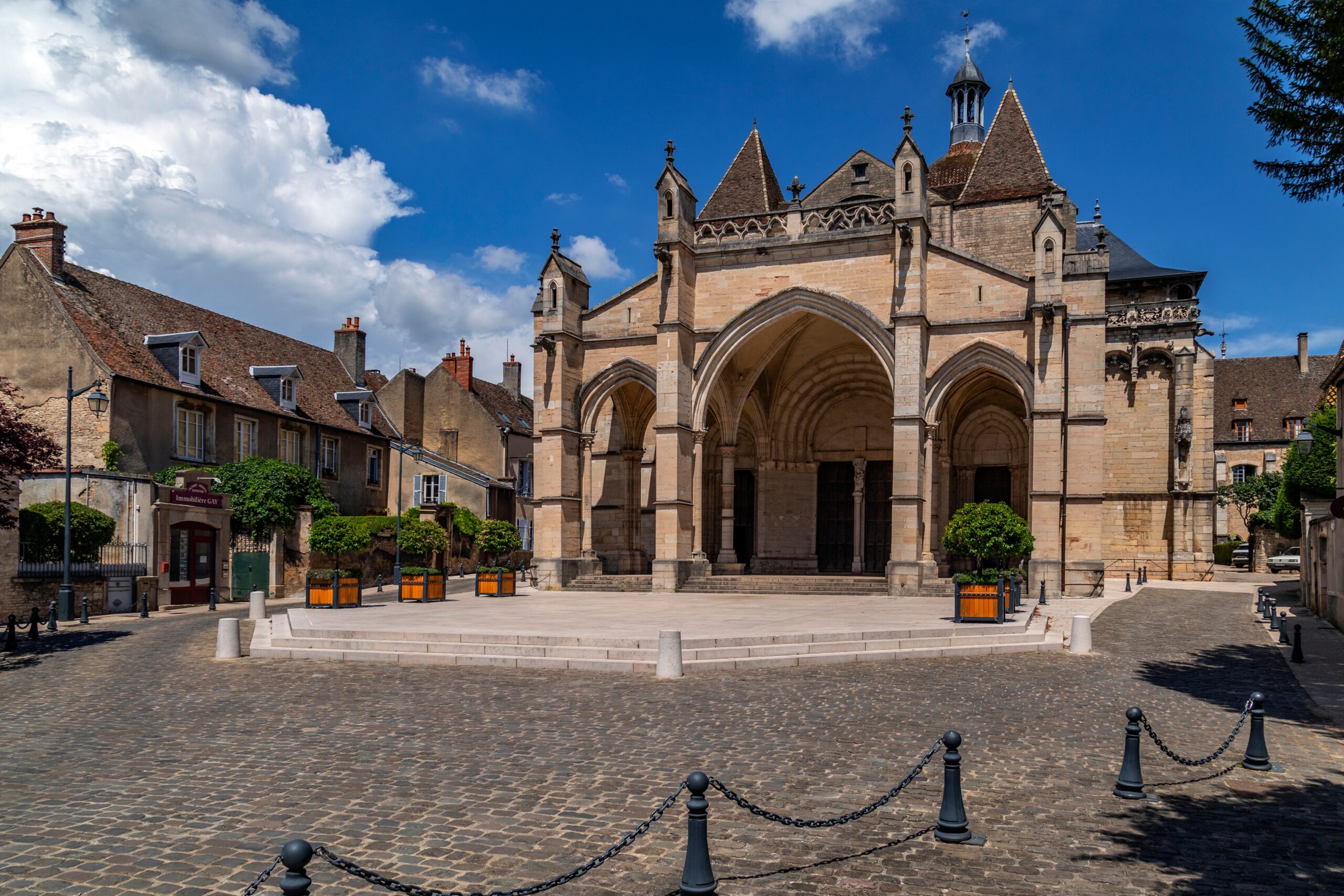 Que faire à Beaune pour vivre une expérience unique entre vins, histoire, culture et gastronomie ?