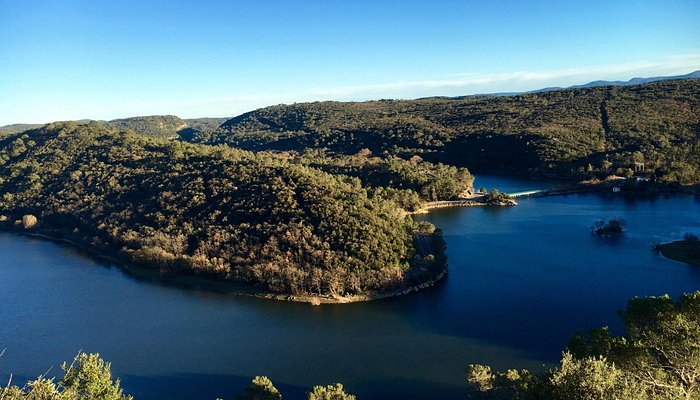 Le lac de Carcès dans le Var une ressource d’eau stratégique entre nature et histoire