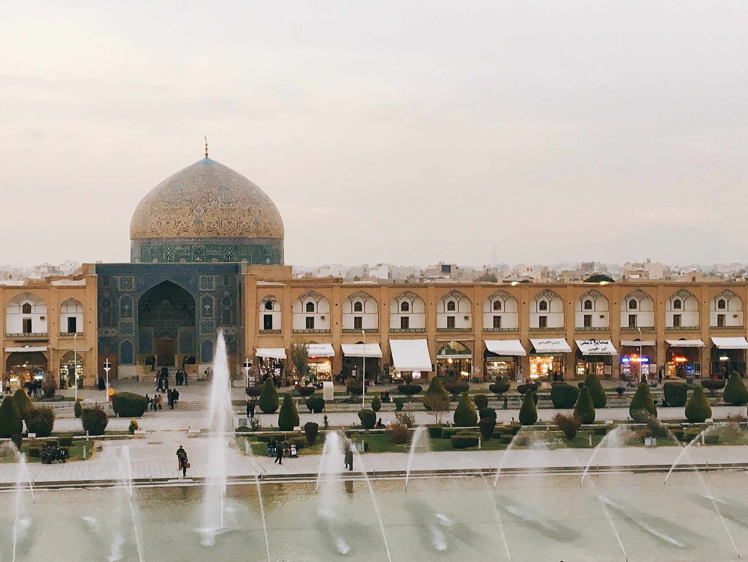 Guía turística de Irán para explorar el patrimonio, la artesanía y los sitios imprescindibles