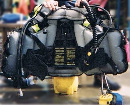 Buoyancy compensator: how to properly choose and adjust your BCD before diving