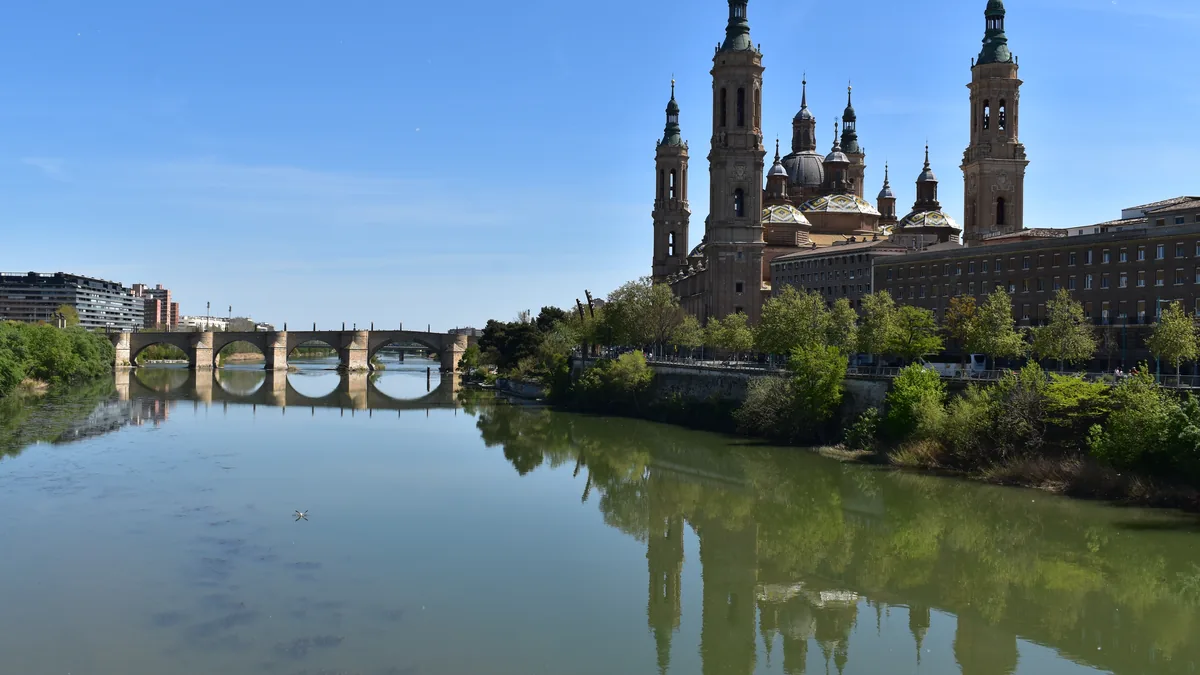 Visiter saragosse pour explorer son patrimoine historique ses musées et la richesse de sa gastronomie