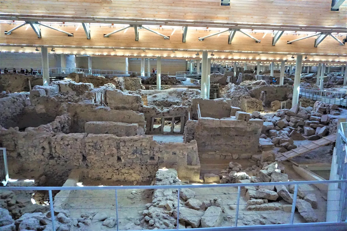 Site archéologique d'Akrotiri à Santorin, cité de l'âge du bronze ensevelie par l'éruption minoenne