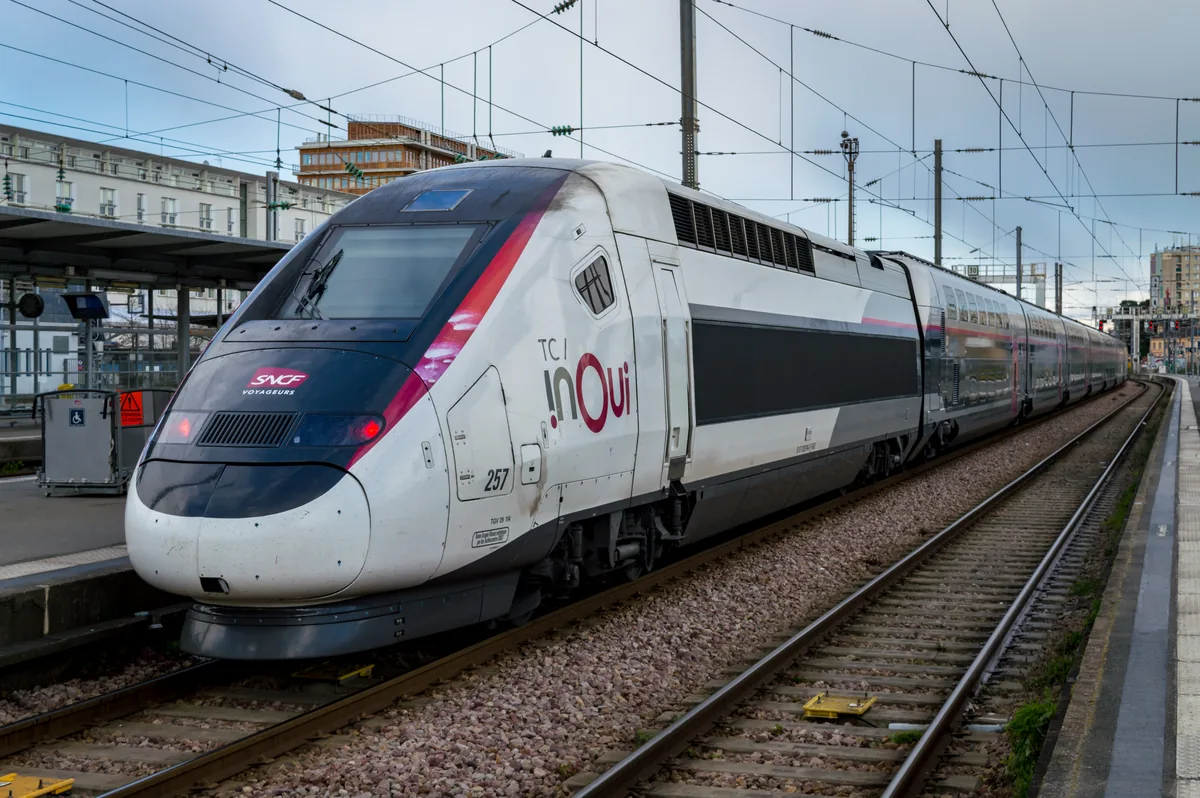 TGV Duplex inOui en el andén de la estación de Rennes
